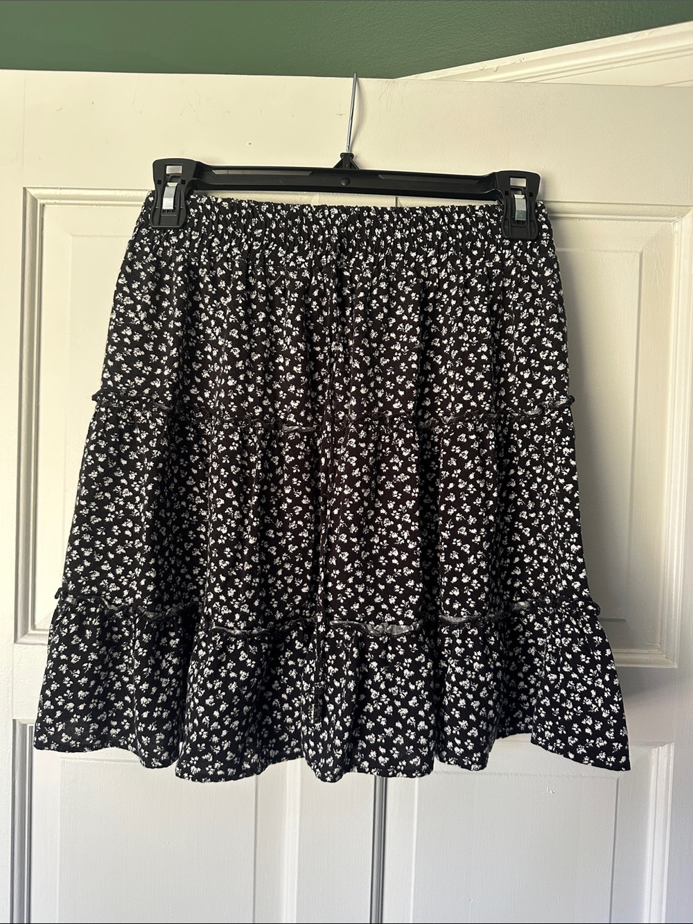 Japna Black Floral Tiered Skirt Size Medium